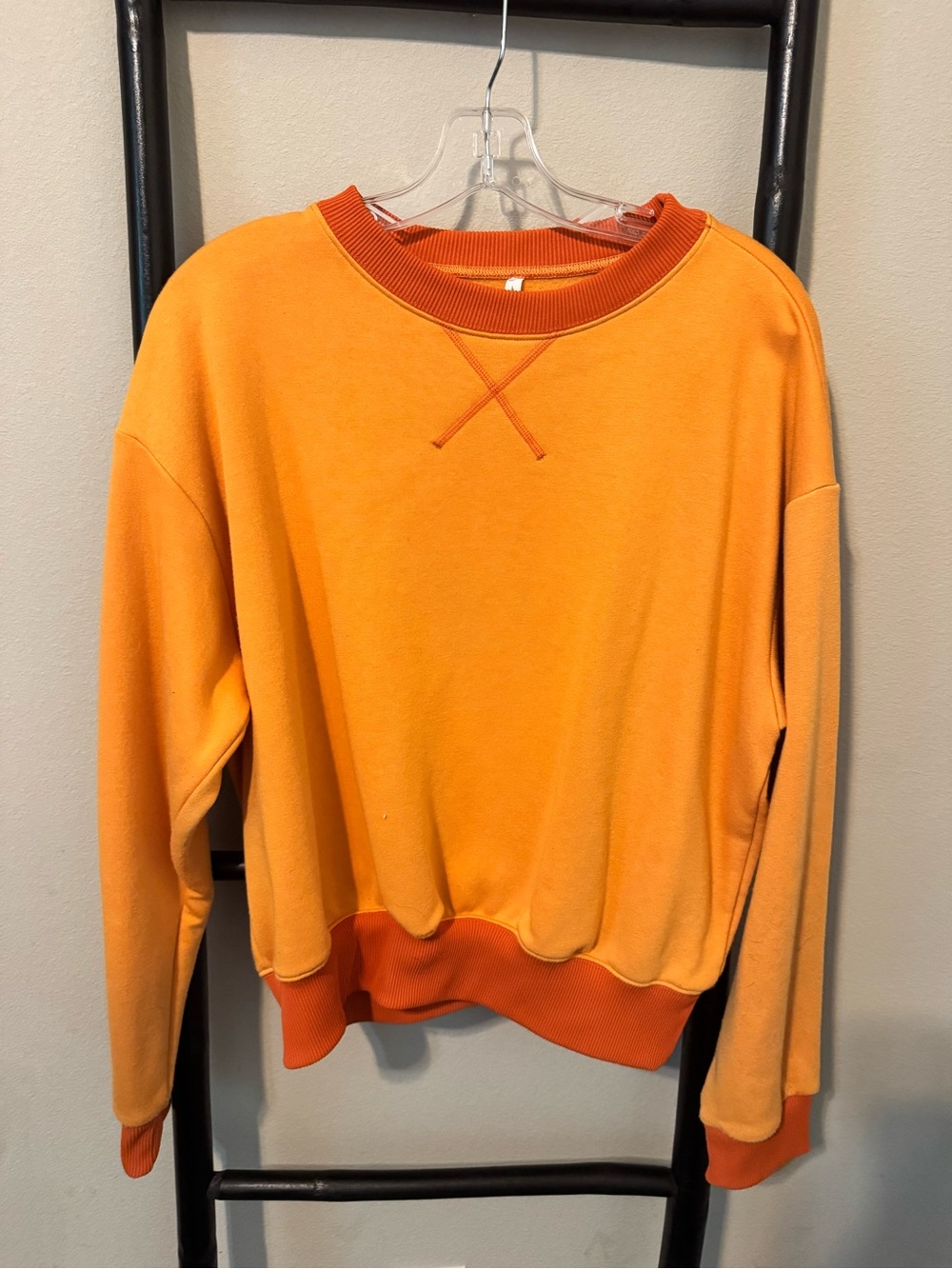 HALARA Orange Crewneck Sweatshirt with Ribbed Trim